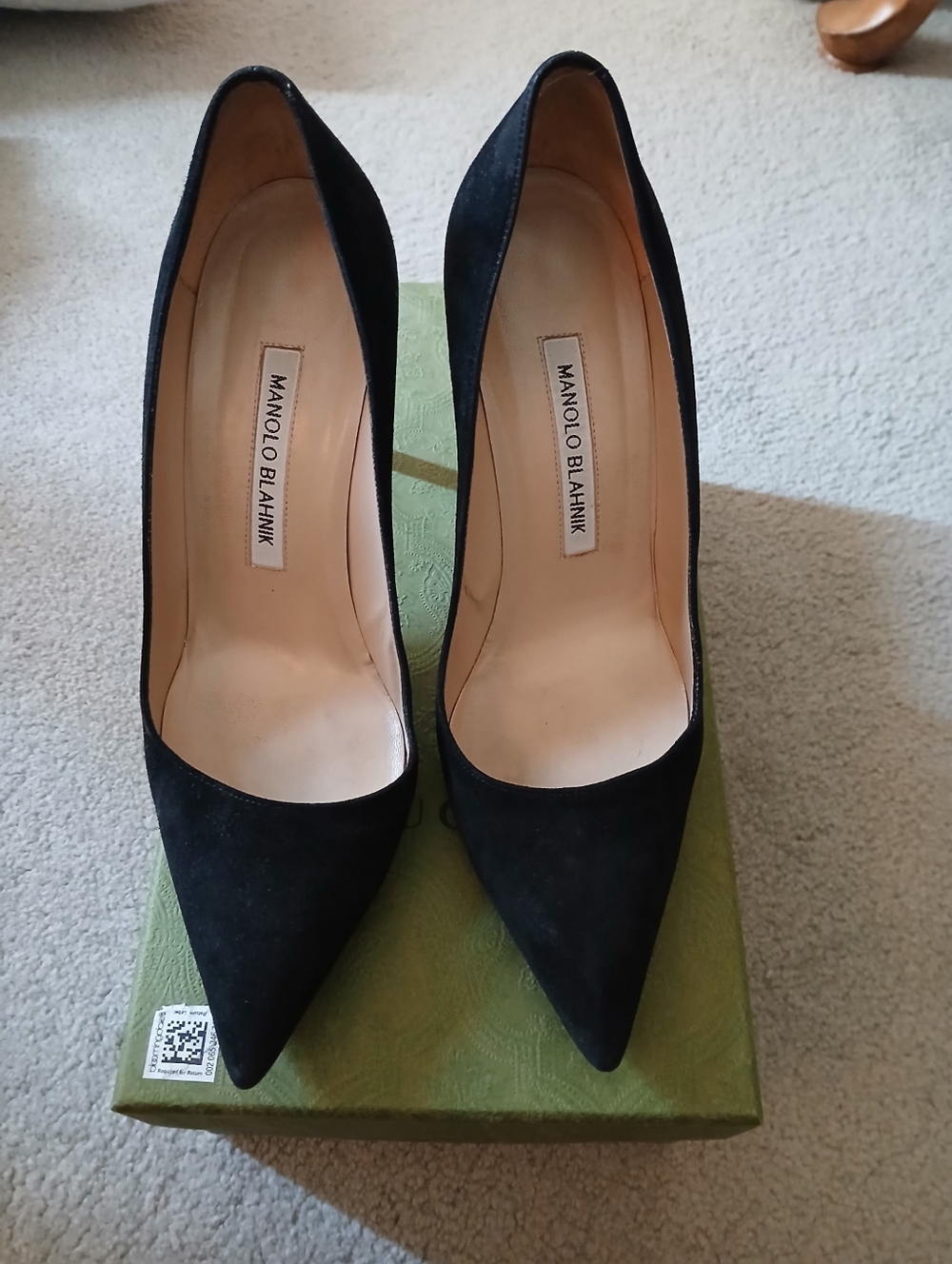 Manolo Blahnik Black Suede Pointed Toe Pumps